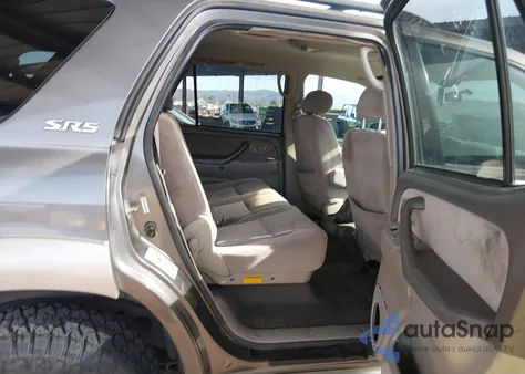 2003 Toyota Sequoia Sr5 V8 z USA, uszkodzony, nr VIN 5TDBT44A23S203449